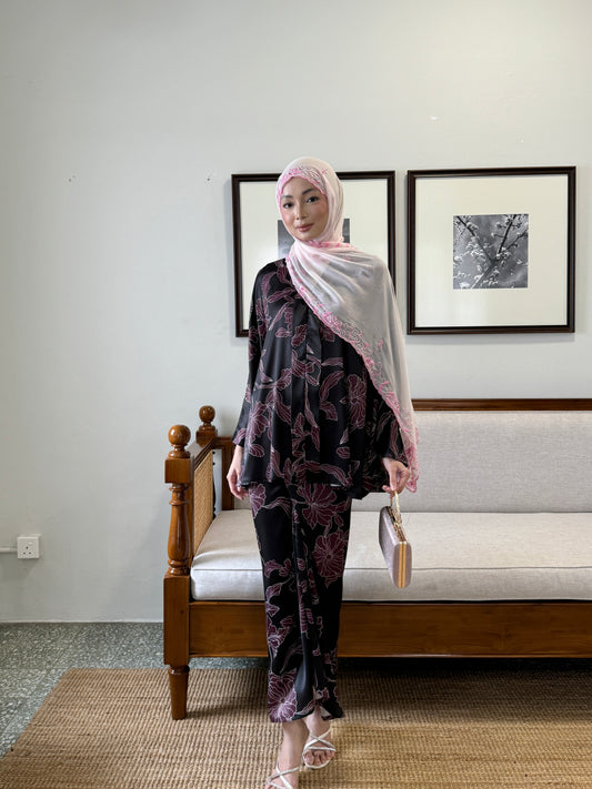 AMEERA KAFTAN IN MAROON
