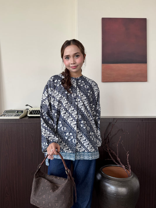 BATIK ALUN IN NAVY BLUE