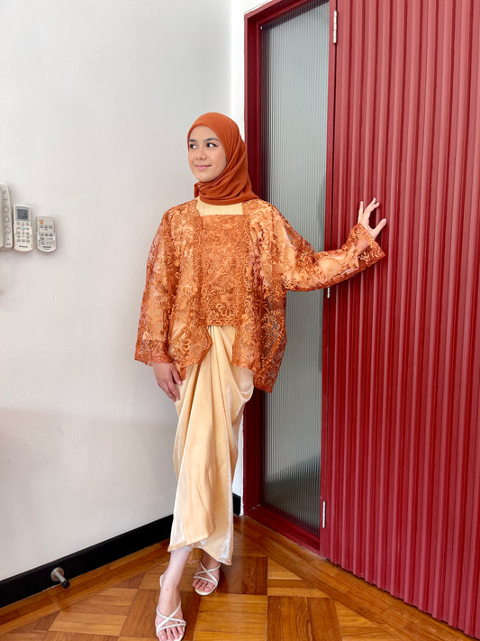 KEBAYA SURI IN BATA